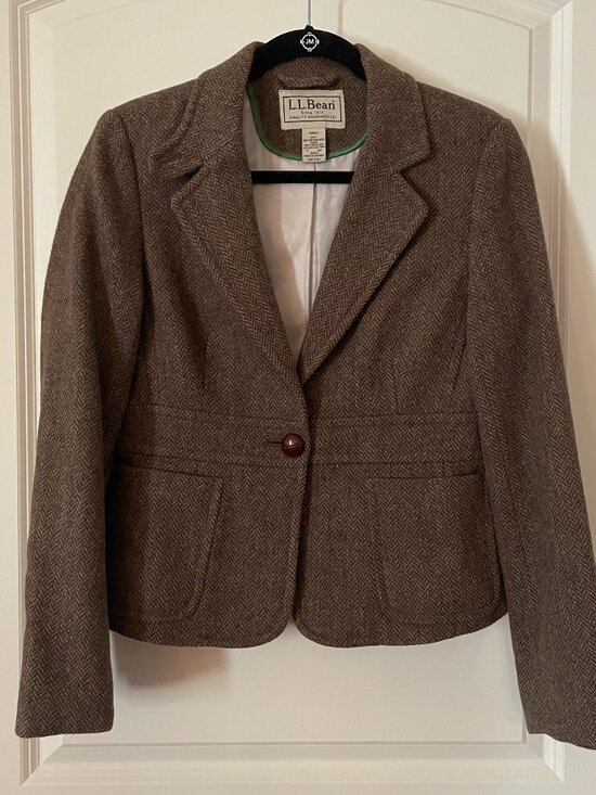 L.L. Bean Jackets & Blazers - LL Bean women’s herringbone shetland wool blazer, color: brown  size: 8 reg